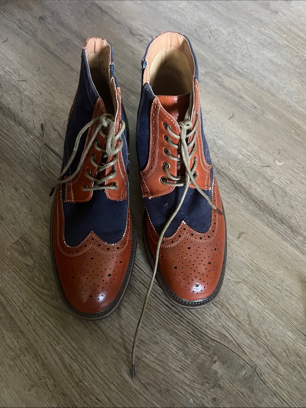 SAVANNAH HARBOR Men's Two-Tone Wingtip Boots in Brown and Navy